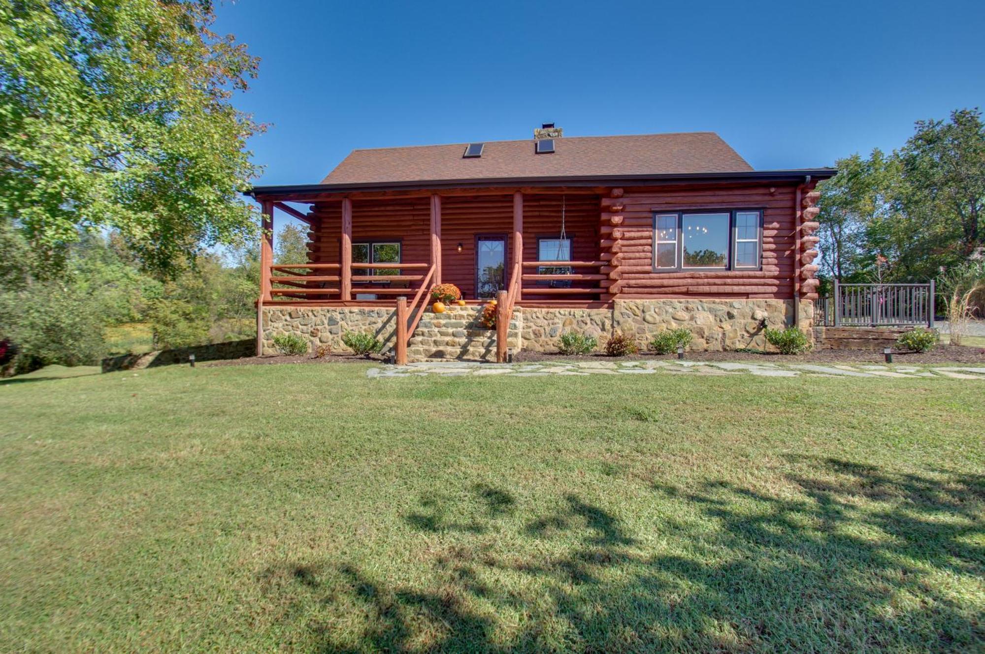 Cozy Log Cabin Getaway With Fire Pit And 3 Acres! Ruckersville Экстерьер фото